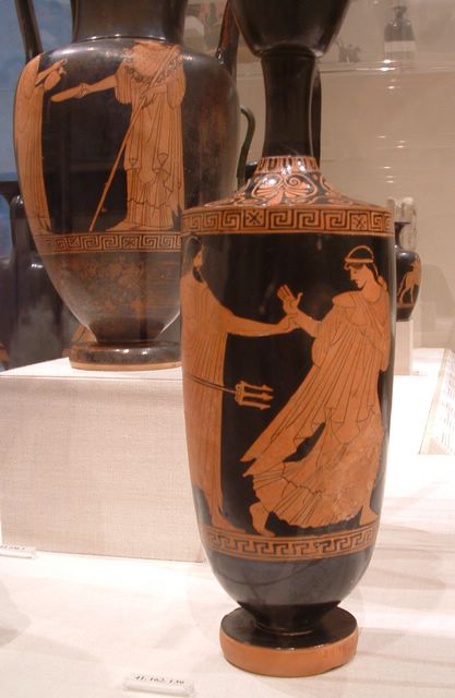 photo of Greek vase at the Metropolitan Museum of Art, NYC