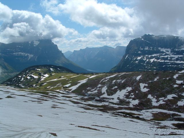 photo of Hidden Lake trail view