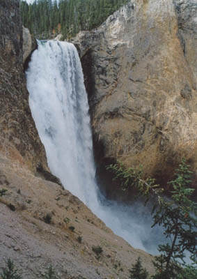 photo of waterfall at bottom of Uncle Tom's trail