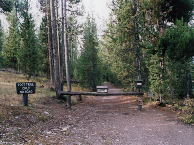 photo of start of Hermitage Point trail