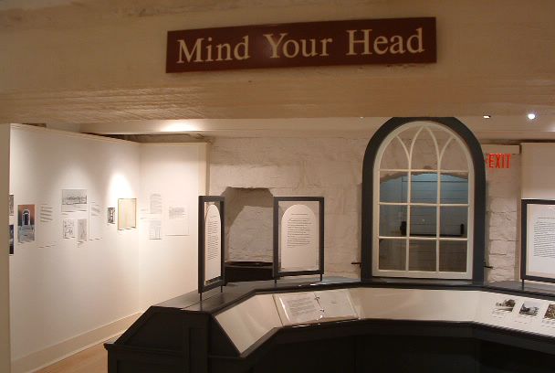 picture of mind your head sign