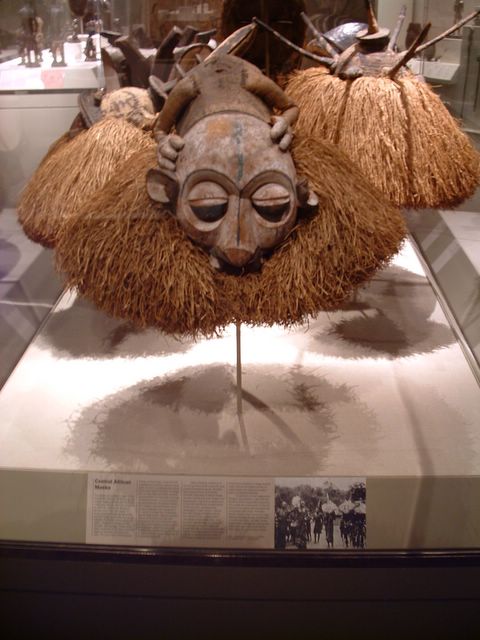 photo of African mask at the Metropolitan Museum of Art, NYC